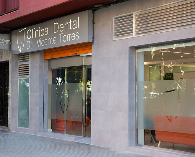 clinica-dental-fachada-perspectiva