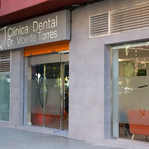clinica-dental-fachada-perspectiva