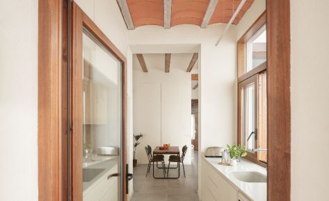 LUZ DEL PRESENTE SOBRE LA OSCURIDAD DEL PASADO